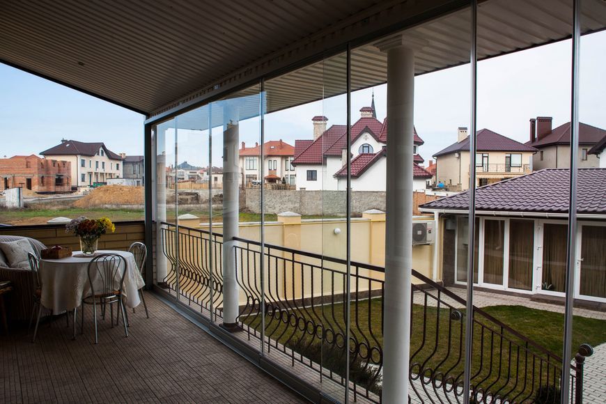 Безрамне засклення літніх кафе 289713270 фото