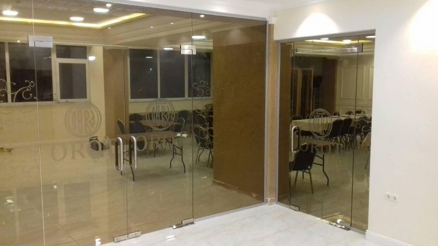 Стеклянные перегородки для кафе и ресторанов office 5 фото