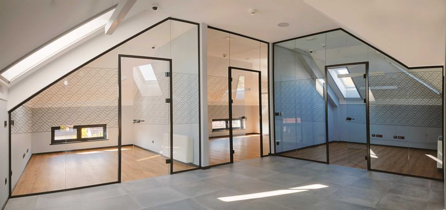Межкомнатные стеклянные перегородки loft / лудка в скляний отвір office 7 фото