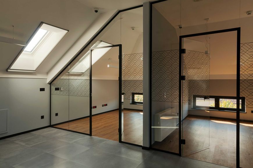 Межкомнатные стеклянные перегородки loft / лудка в скляний отвір office 7 фото